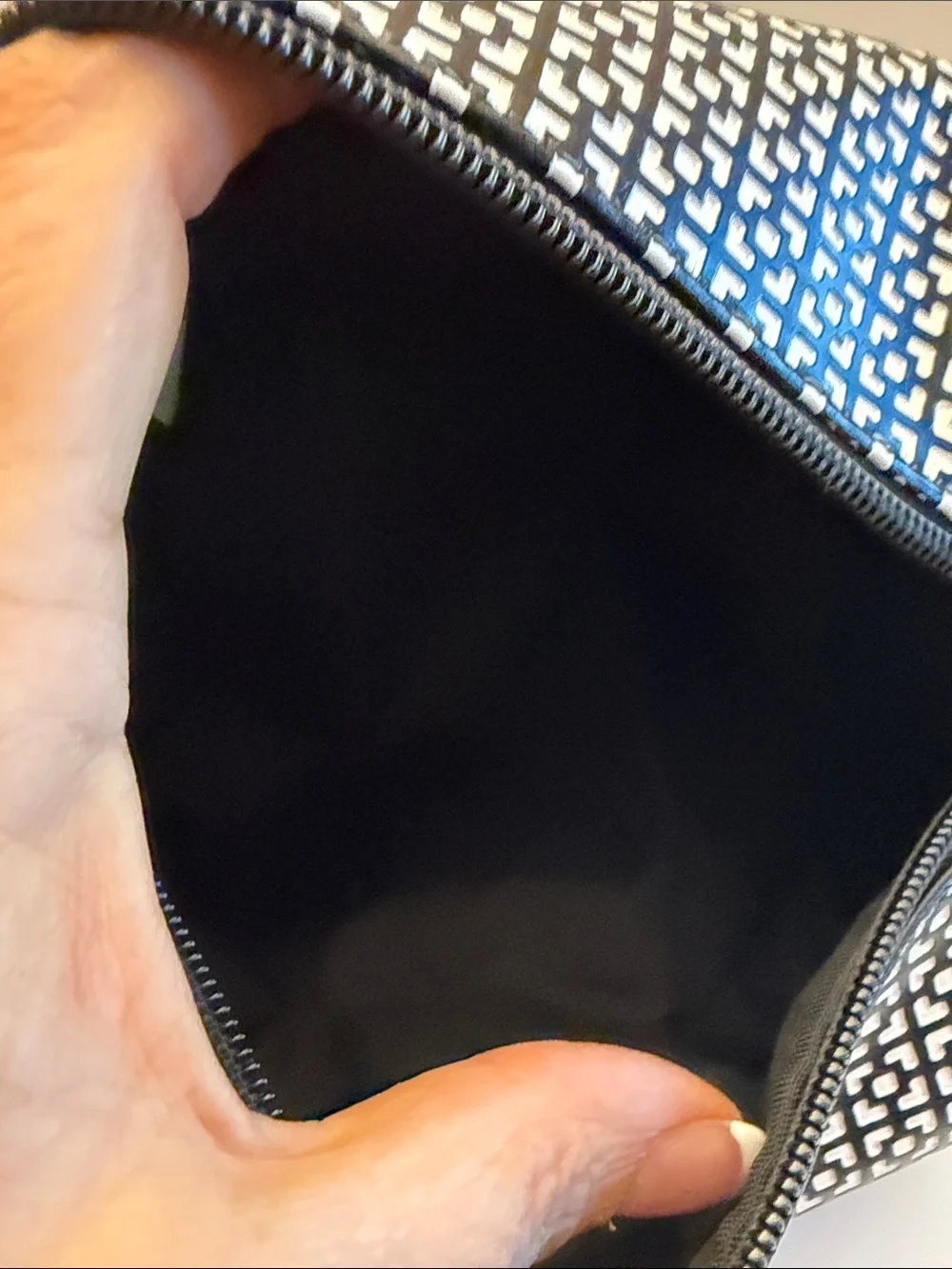 Black & White Geometric Travel Case